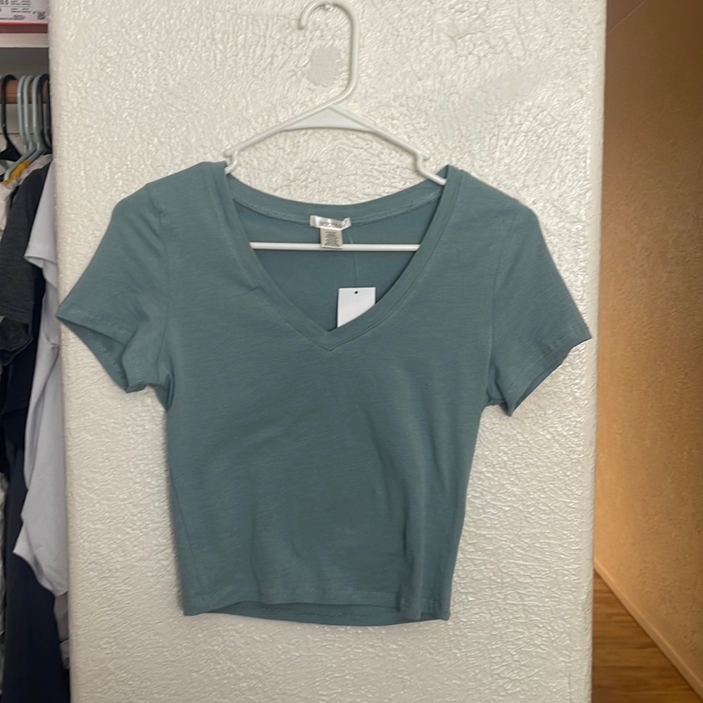 Slight Cropped Tee